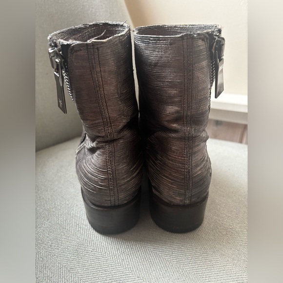 FRYE | leather Demi zip bootie in pewter | size 9 - Picture 4 of 9